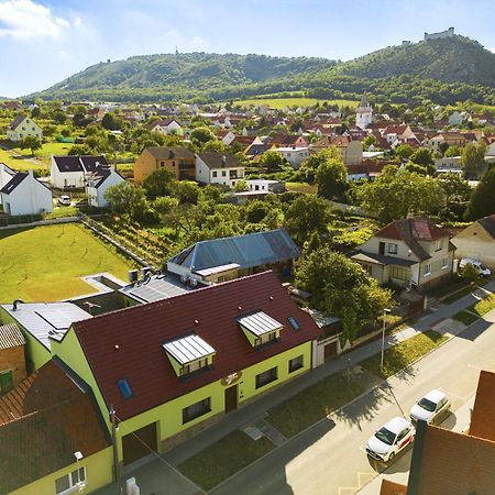 Winifera Penzion Pavlov Bagian luar foto